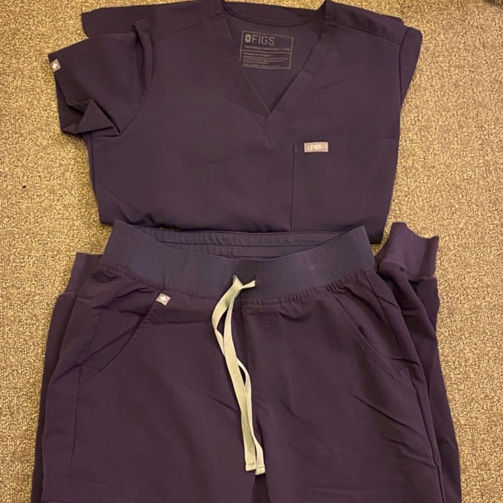 FIGS Purple Catarina Top XXS / Zamora Joggers XS